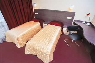 Отель Веструм Самара Стандартный двухместный номер с 2 отдельными кроватями-3
